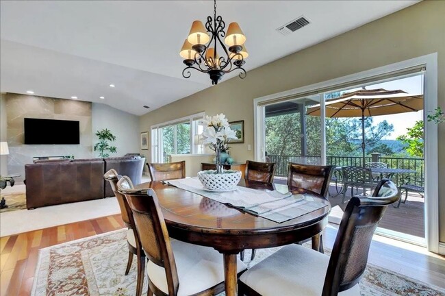 Building Photo - Lake View, 5 bedroom, 3 bath home in gated...
