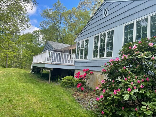 Primary Photo - 85 Valley Rd