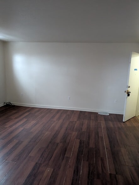 Building Photo - 2314 Broadway Ave