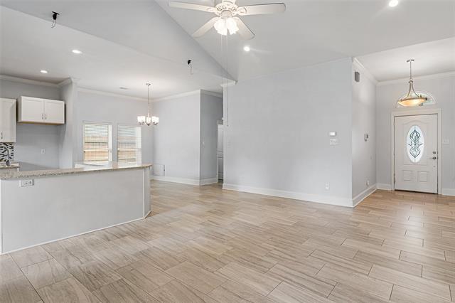 Building Photo - 8406 Willowbrook Dr