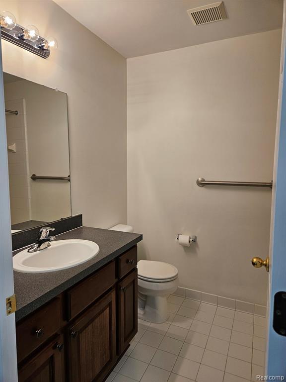 Building Photo - 264 Village Way S