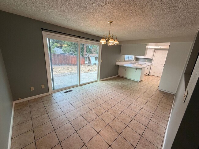 Building Photo - 5858 Shasta Way