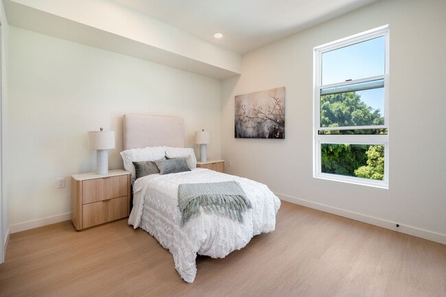 Building Photo - Welcome to the Gramercy