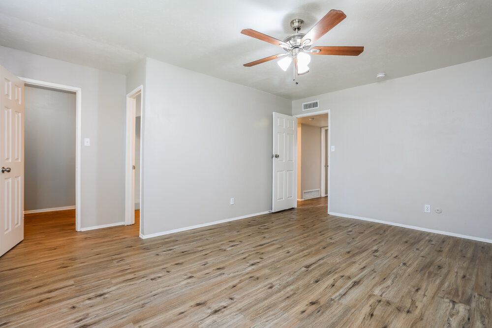 Building Photo - 4141 Yellowleaf Dr