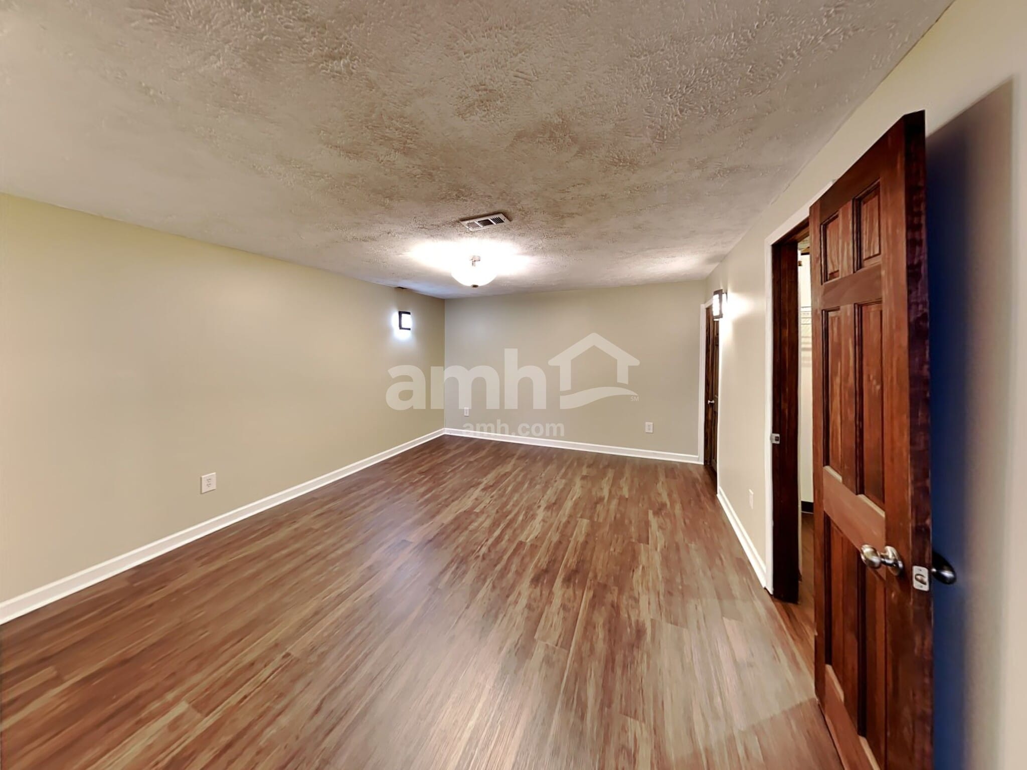 Building Photo - 5469 Boucher Dr