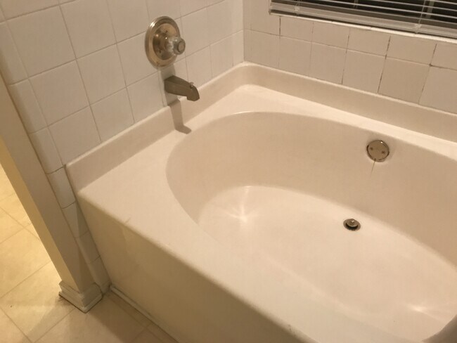 Building Photo - 3/2 in East Montgomery