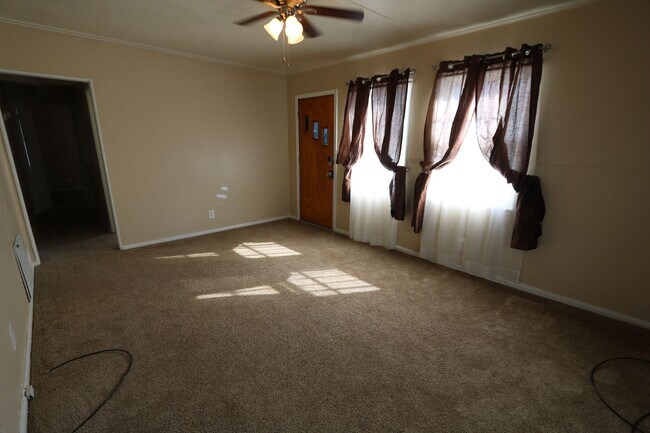 Building Photo - 2408-2410 Flint Hills Dr