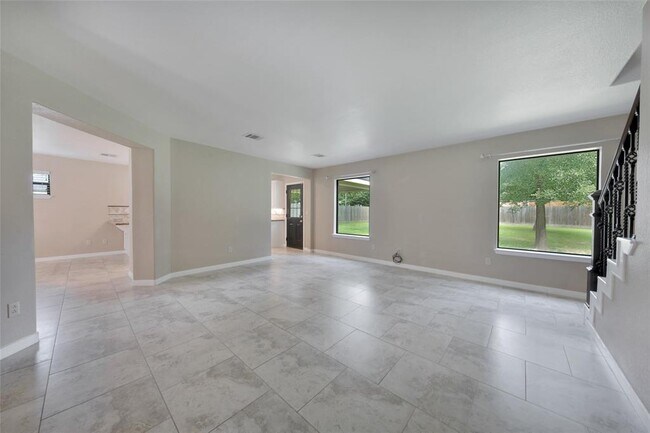 Building Photo - 710 W Rollingwood St