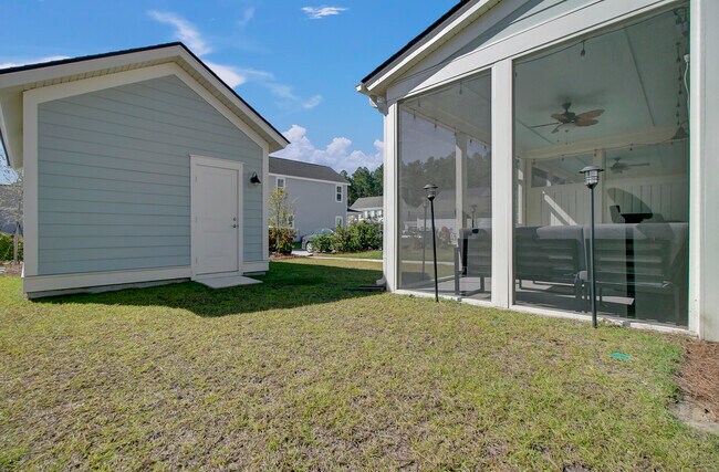 Building Photo - 360 Great Lawn Dr