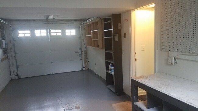 Building Photo - 414 Fairmount Dr