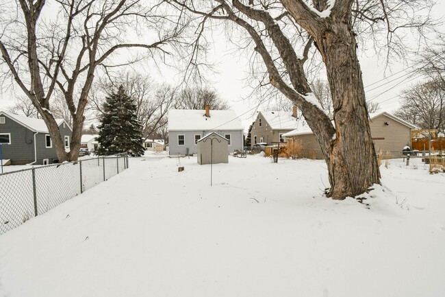 Building Photo - Charming Home in Central Sioux Falls with ...