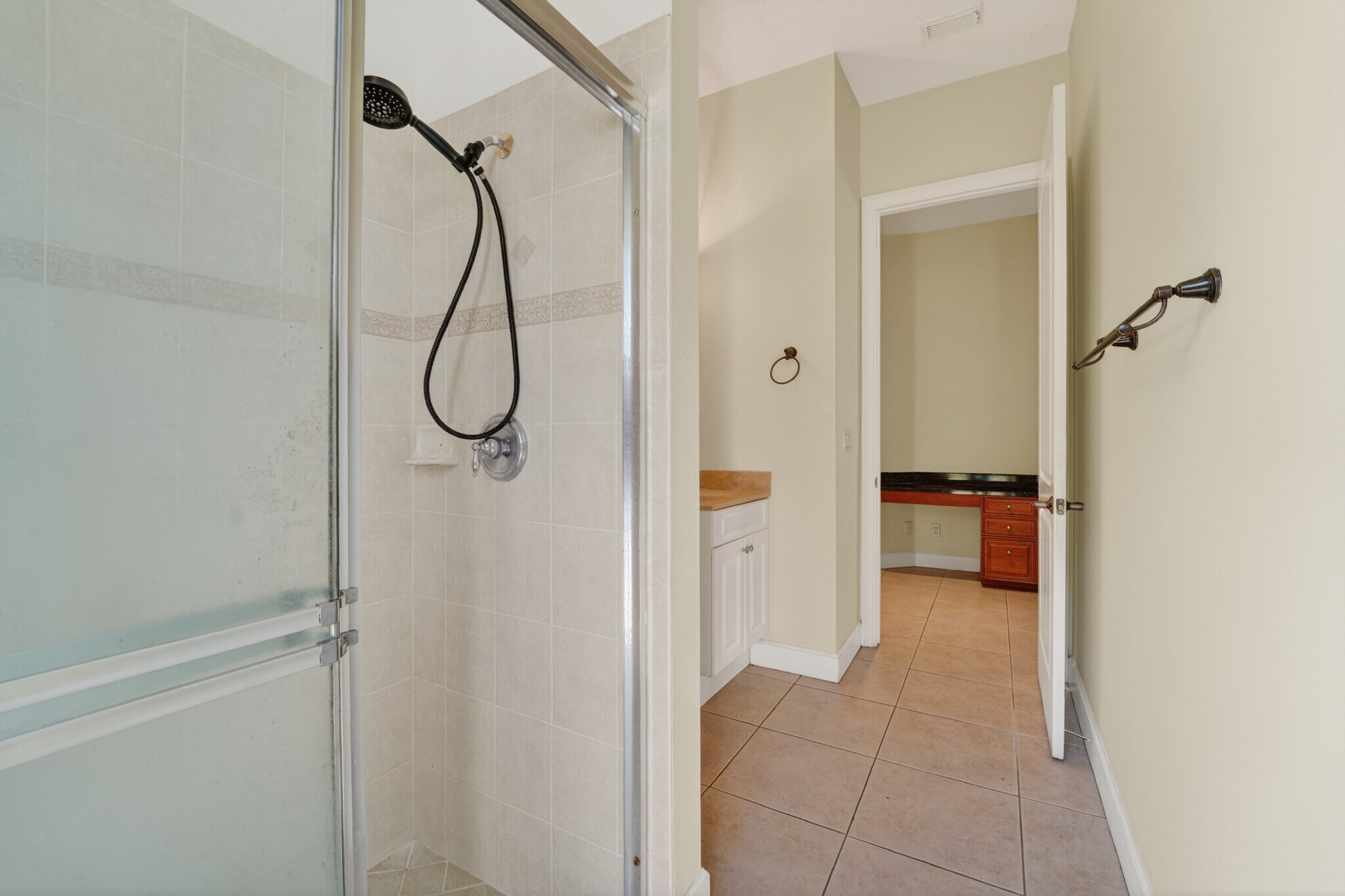 Building Photo - 854 SW Saint Tropez Ct
