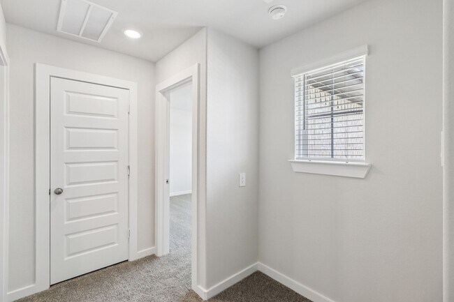 Building Photo - 2614 Wastelbread Ln