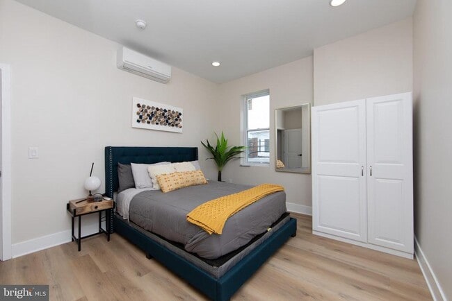 Building Photo - 2001 S Norwood St