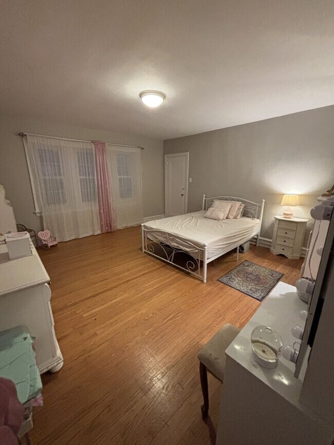 Building Photo - Elegant 3 Story Brick Corner Property Now Available