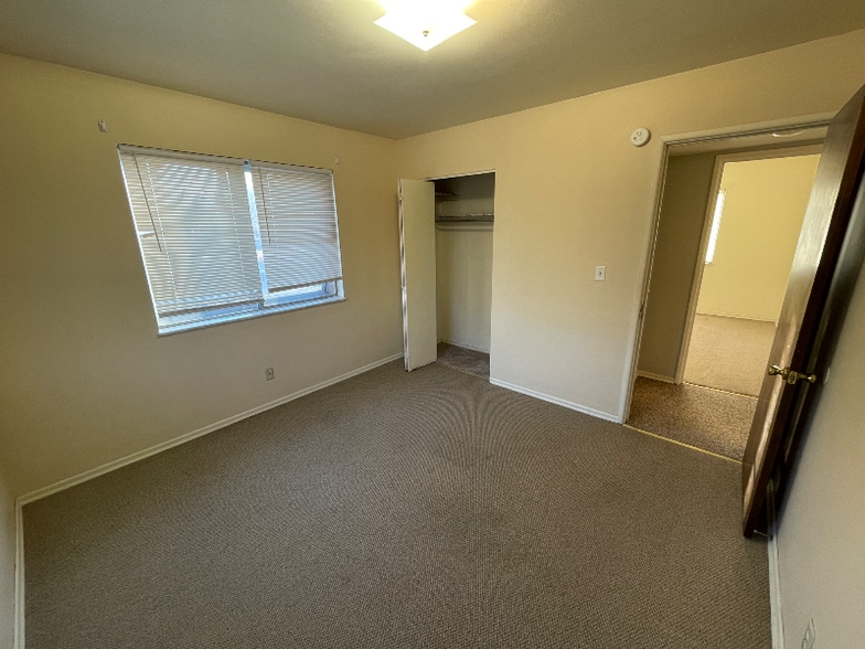 Building Photo - 1103 W James Blvd