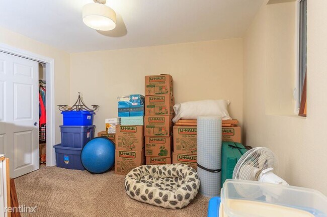 Building Photo - 4 br, 3 bath Townhome - 2851 E. Geddes Pl.