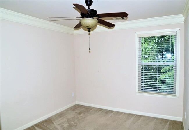 Building Photo - 3356 Sardis Bend Dr