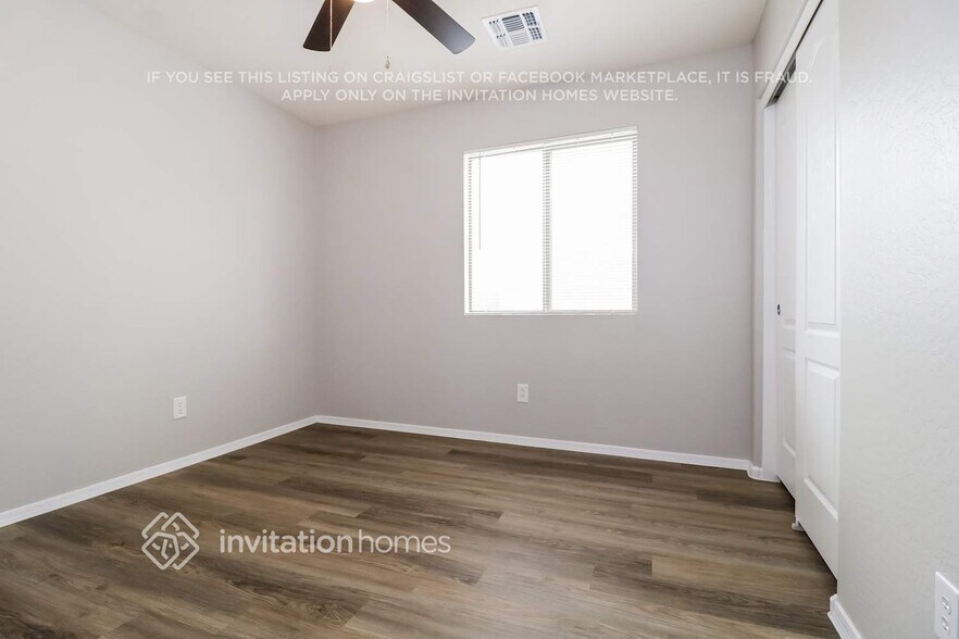 Building Photo - 21836 W Mohave St