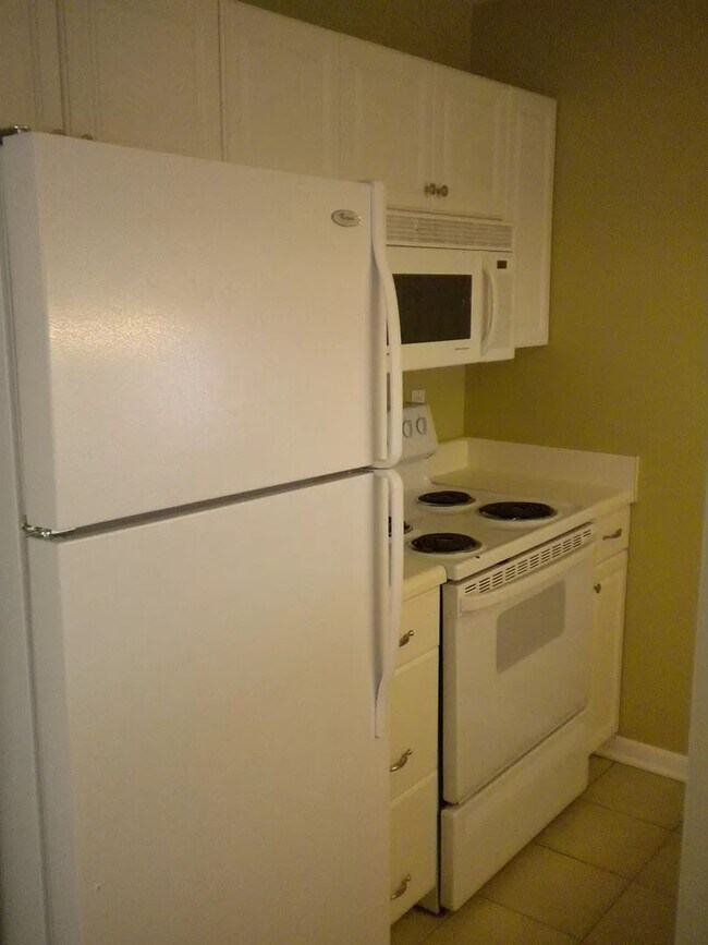 Building Photo - 1241 University Ct