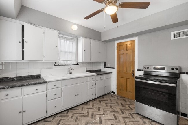 Building Photo - 10050 Diamond Dr