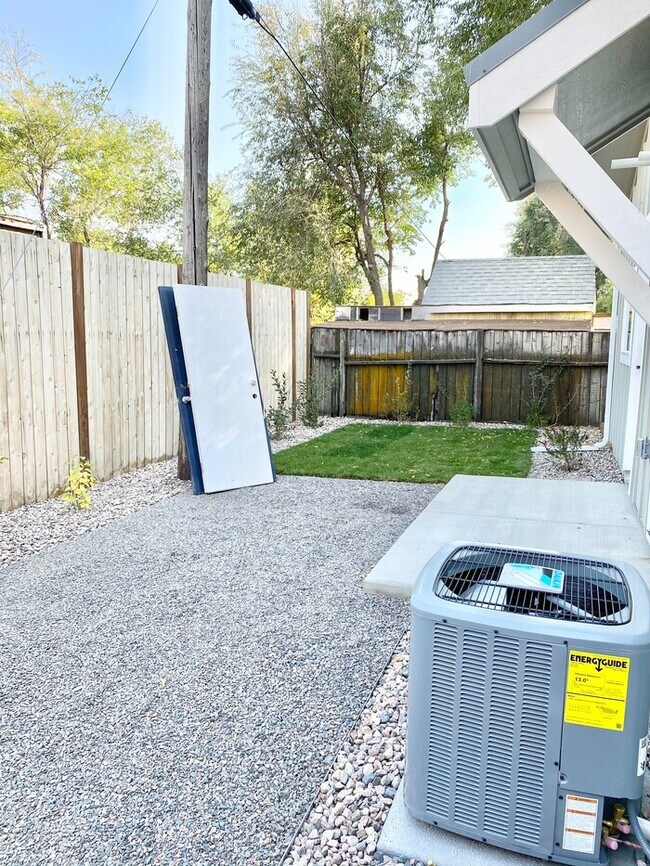 Building Photo - Modern Home in Heart of Old Town Fort Collins!