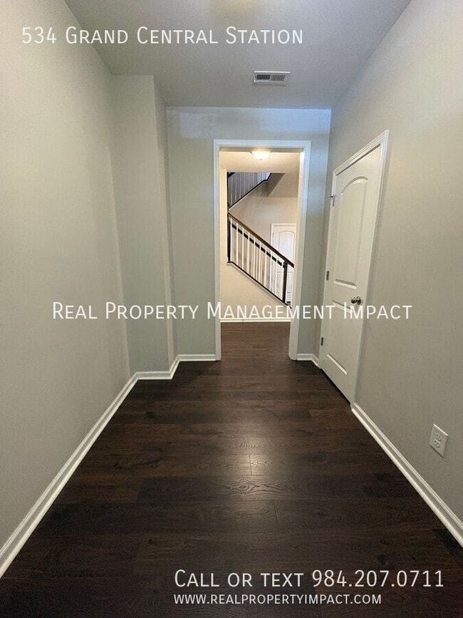 Building Photo - 534 Grand Central Sta