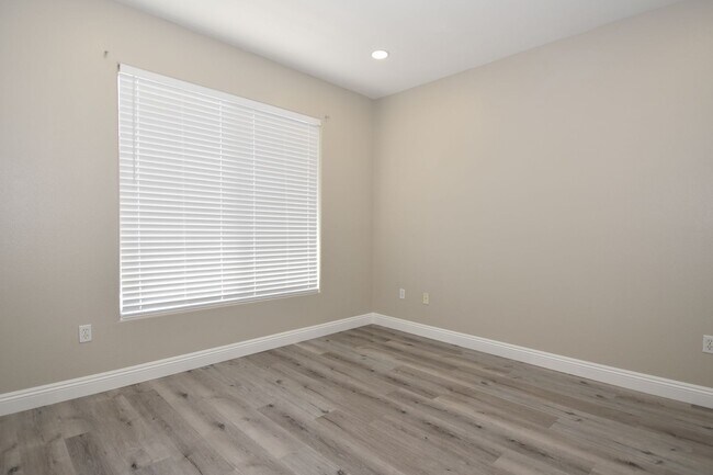 Building Photo - UPGRADED LOVELY 2 BED 2 BATH CONDO AT VISTANA