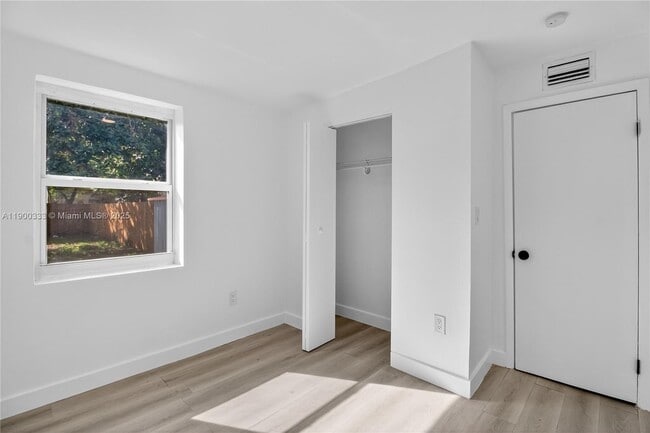 Building Photo - 428 NW 97th St