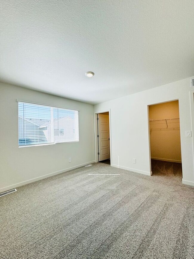 Building Photo - Gorgeous Brand New 2 bed/ 2.5 bath Townhou...