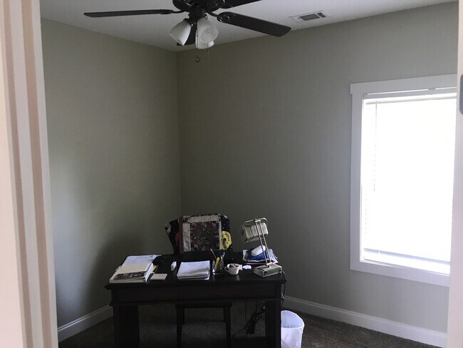 Building Photo - 263 Solamere Ln