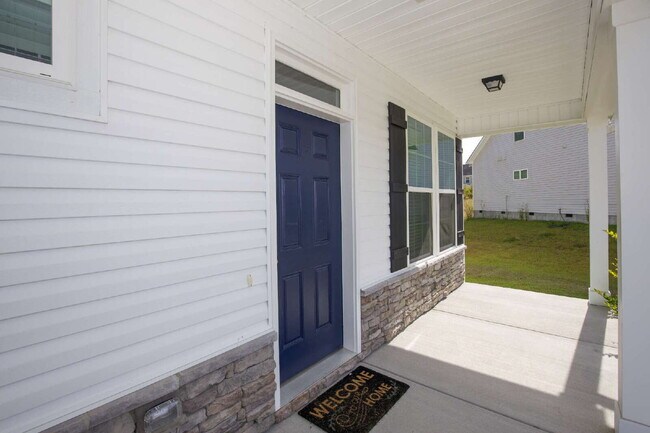 Building Photo - 1170 Camellia Dr