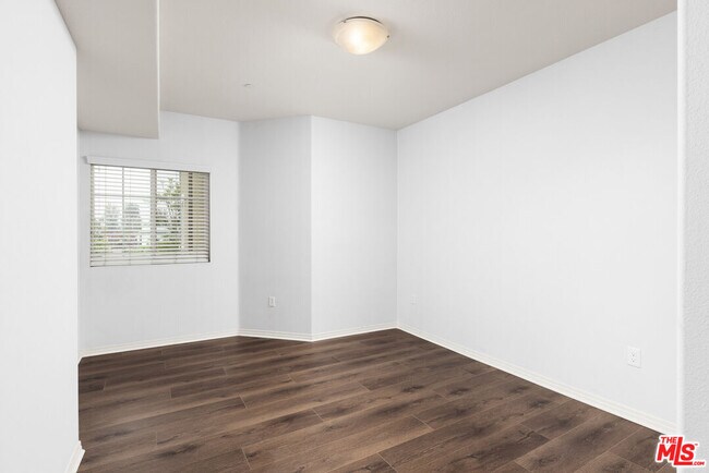 Building Photo - 1408 W Washington Blvd