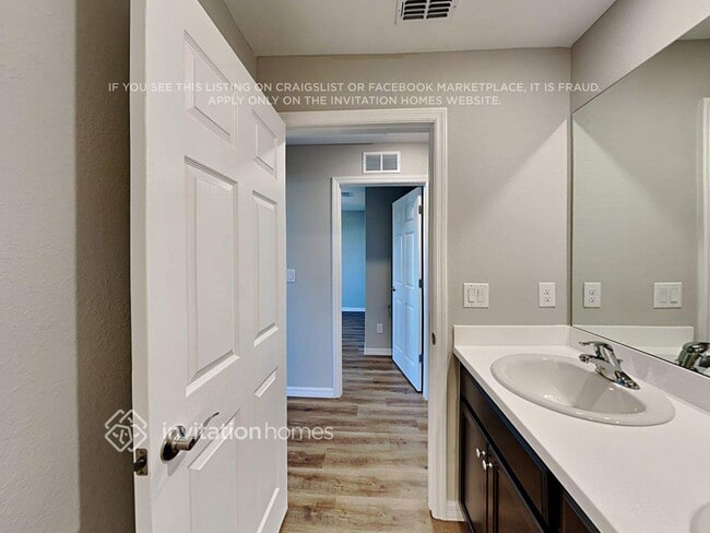 Building Photo - 25442 Doredo Dr