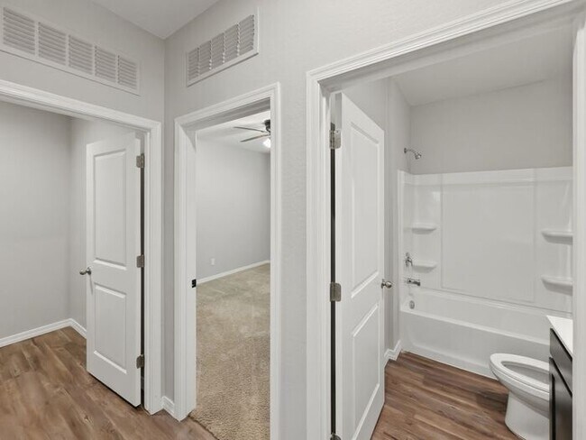 Building Photo - Spacious 4 Bedroom, 3 Bathroom home in Litchfield Park!