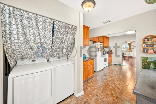 Building Photo - 4139 W Ave 42