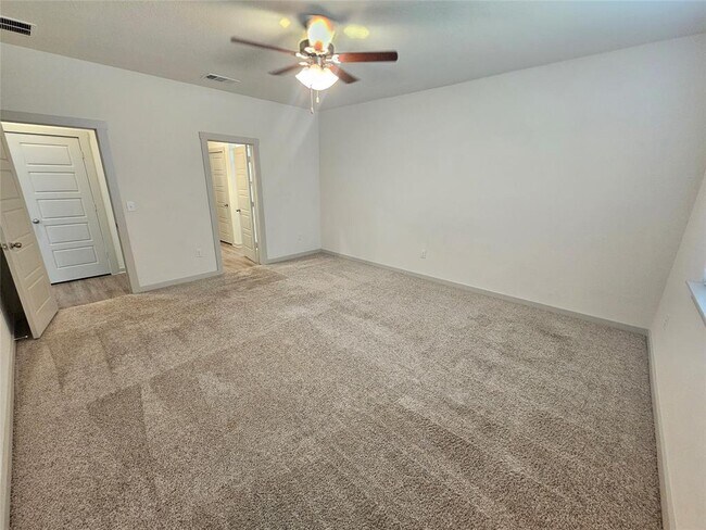 Building Photo - 13809 Mcarthur Dr