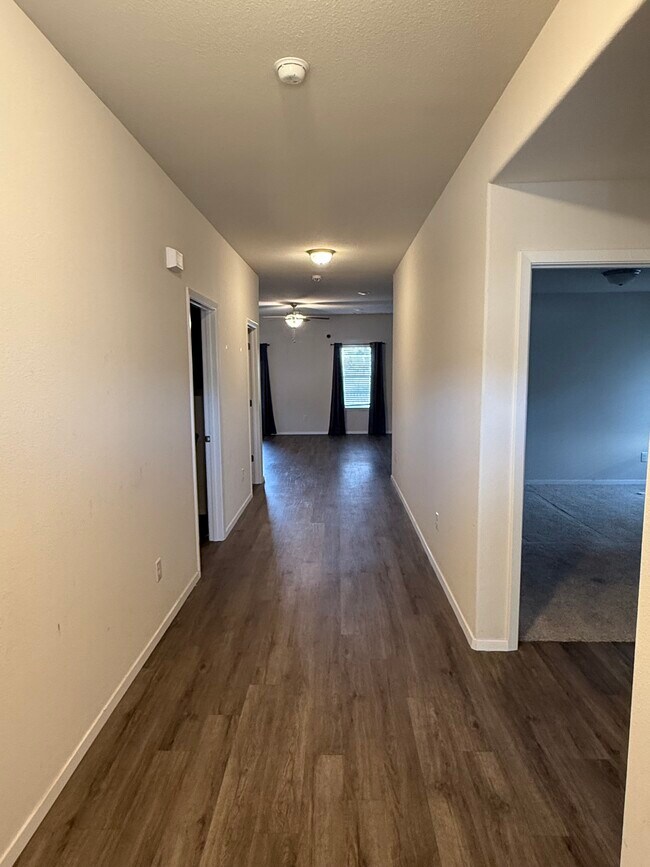 Building Photo - 532 Woodcreek Lp