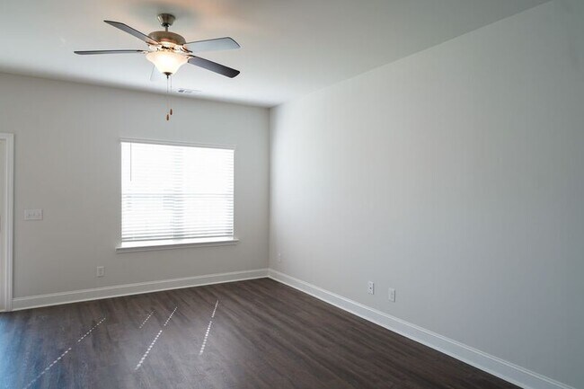 Building Photo - 481 Governor Treutlen Cir