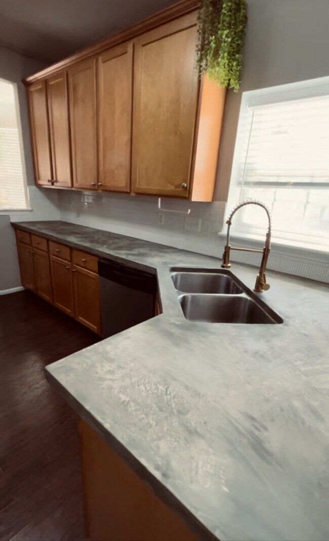 Building Photo - 58 Sikes Cir