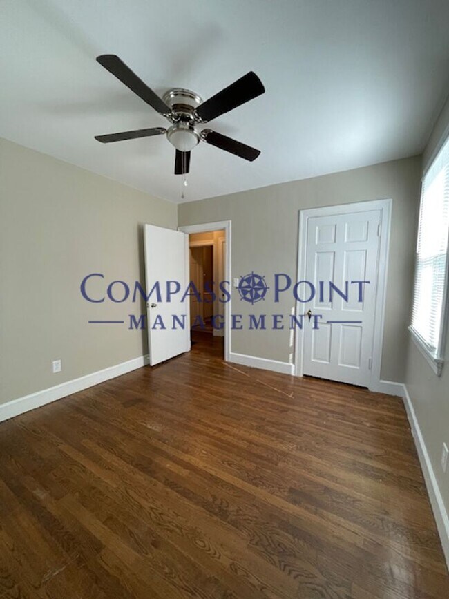 Building Photo - Newly Renovated Just For You!