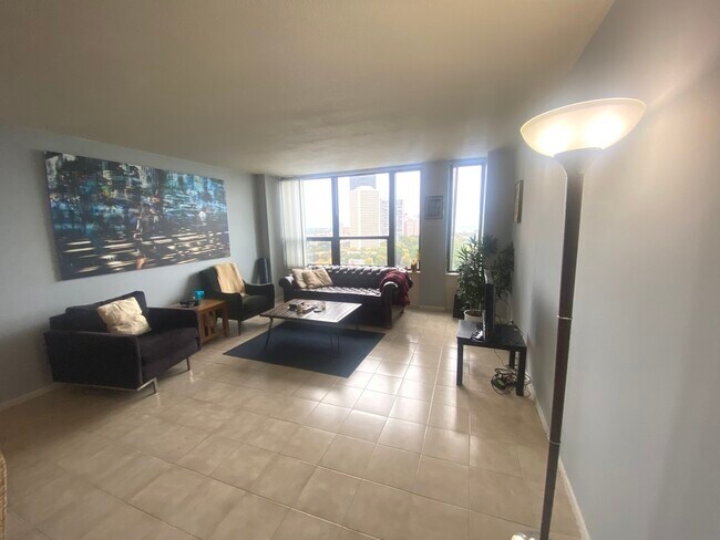 Building Photo - 5100 N Marine Dr