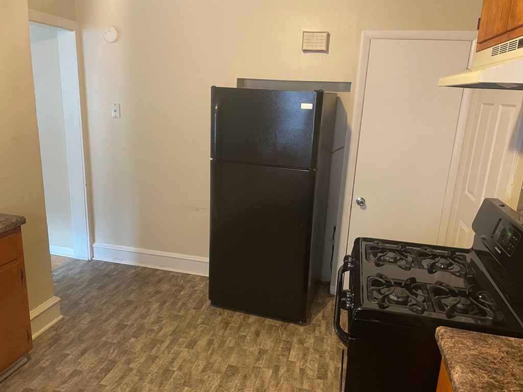 Kitchen - 212 N 63rd St