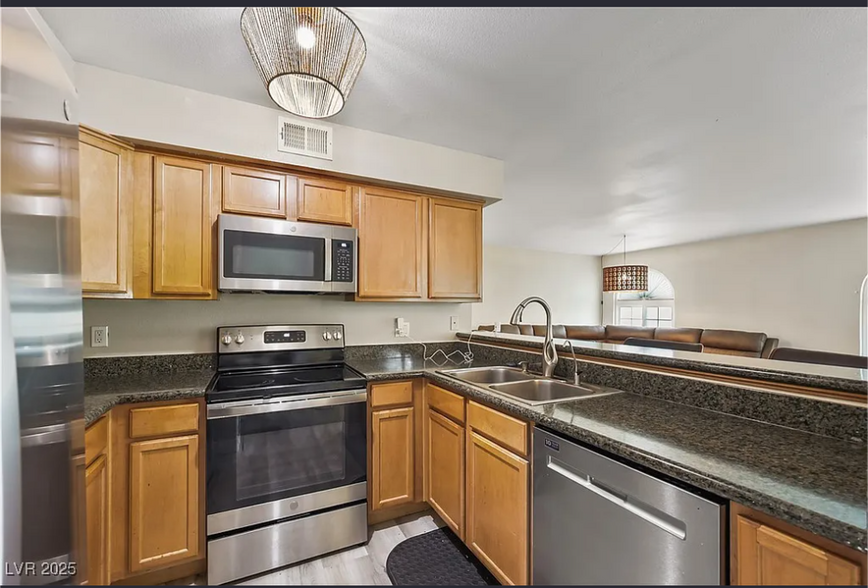 Building Photo - 3145 E Flamingo Rd