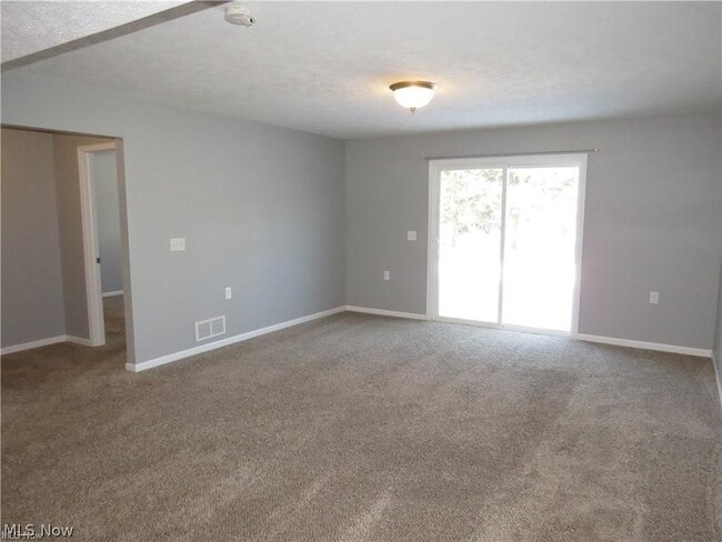 Building Photo - 1733 Blase Nemeth Rd