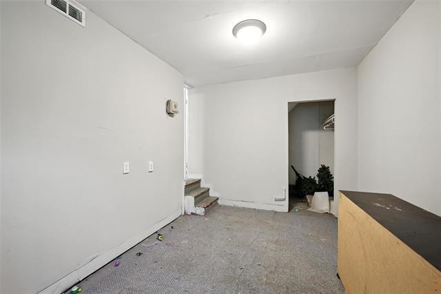 Building Photo - 204 Graham Ave