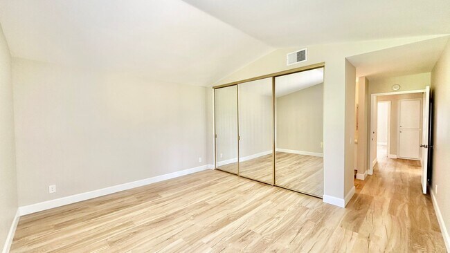 Building Photo - Fully Remodeled Upper Unit Condo in the De...