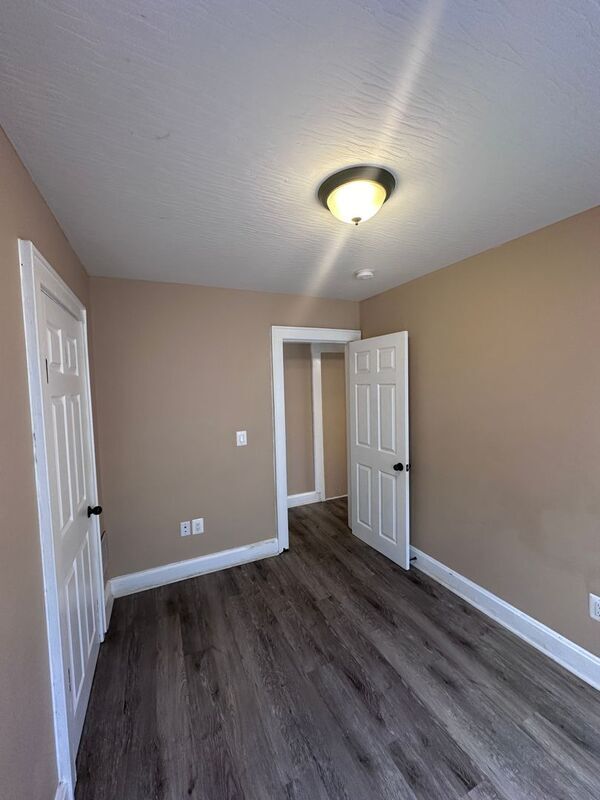 Building Photo - 431 E 14th Ave