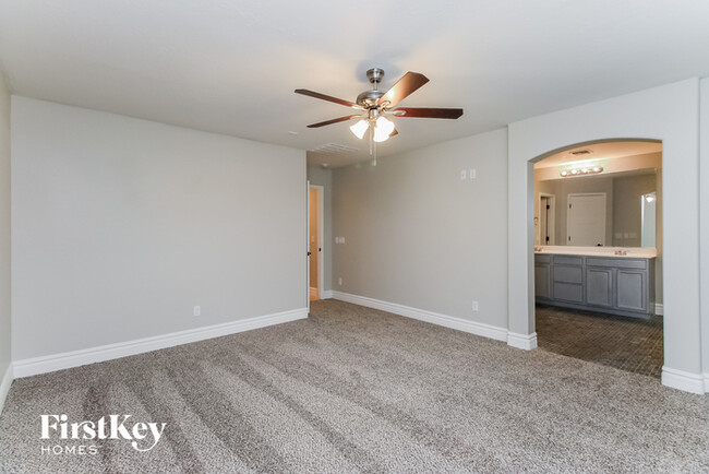 Building Photo - 39121 N Parisi Ln