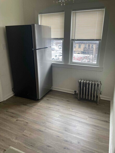 Building Photo - 1682 Elbur Ave